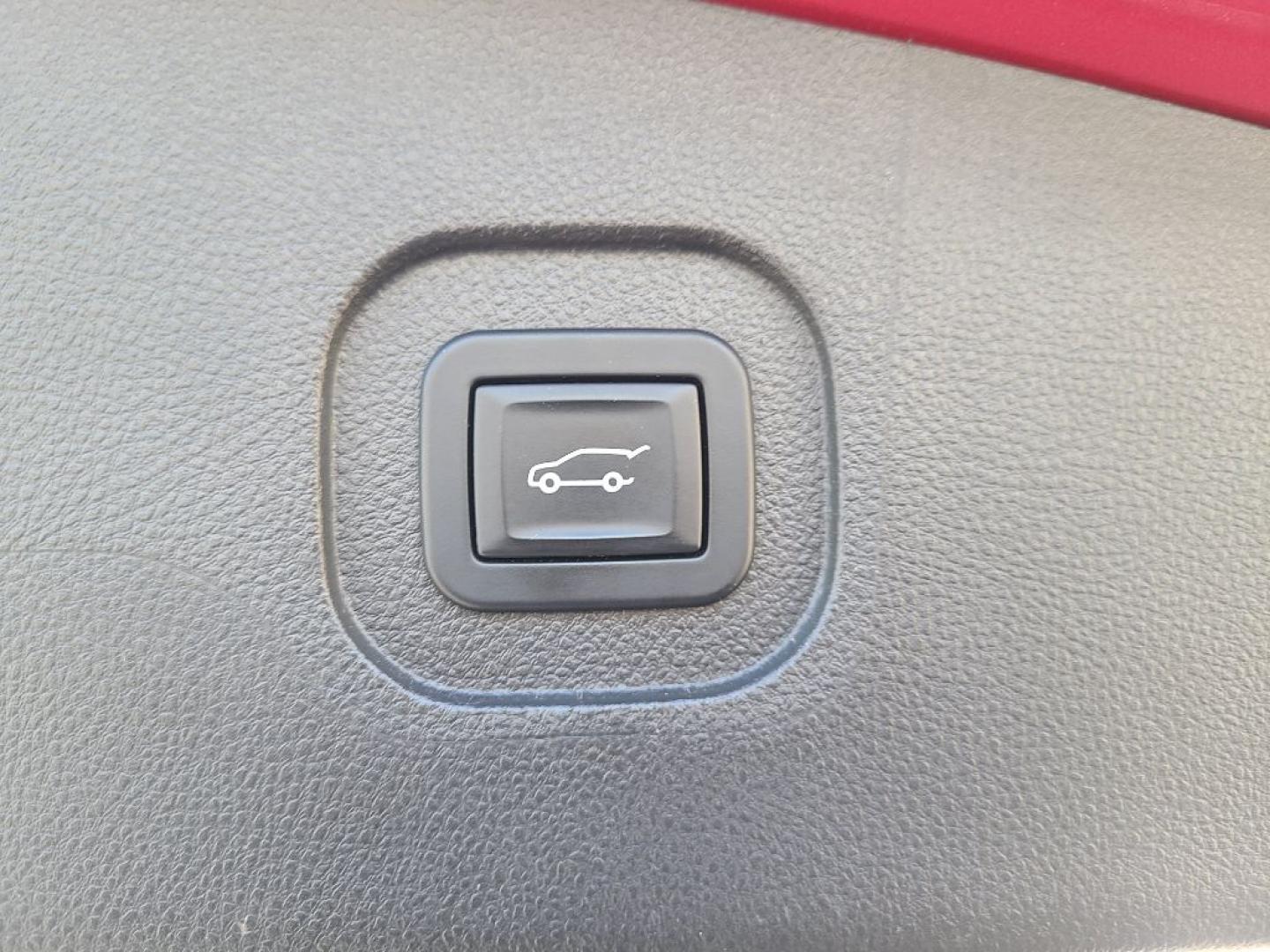 2013 RED CHEVROLET EQUINOX LT (1GNALPEK8DZ) with an 2.4L engine, Automatic transmission, located at 13640 E Wade Hampton Blvd, Greer, SC, 29651, (864) 848-4040, 34.950825, -82.197464 - Photo#8