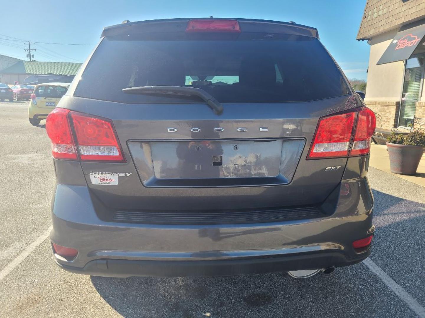 2014 GRAY DODGE JOURNEY SXT (3C4PDCBB4ET) with an 2.4L engine, Automatic transmission, located at 13640 E Wade Hampton Blvd, Greer, SC, 29651, (864) 848-4040, 34.950825, -82.197464 - Photo#5