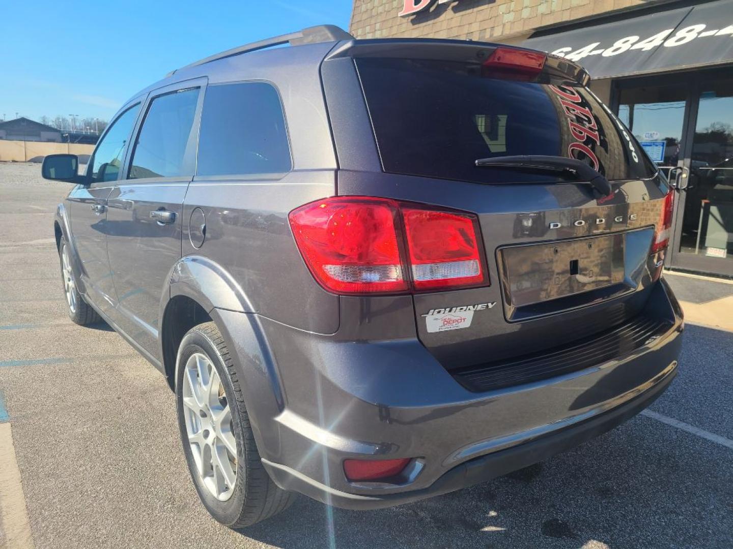 2014 GRAY DODGE JOURNEY SXT (3C4PDCBB4ET) with an 2.4L engine, Automatic transmission, located at 13640 E Wade Hampton Blvd, Greer, SC, 29651, (864) 848-4040, 34.950825, -82.197464 - Photo#4