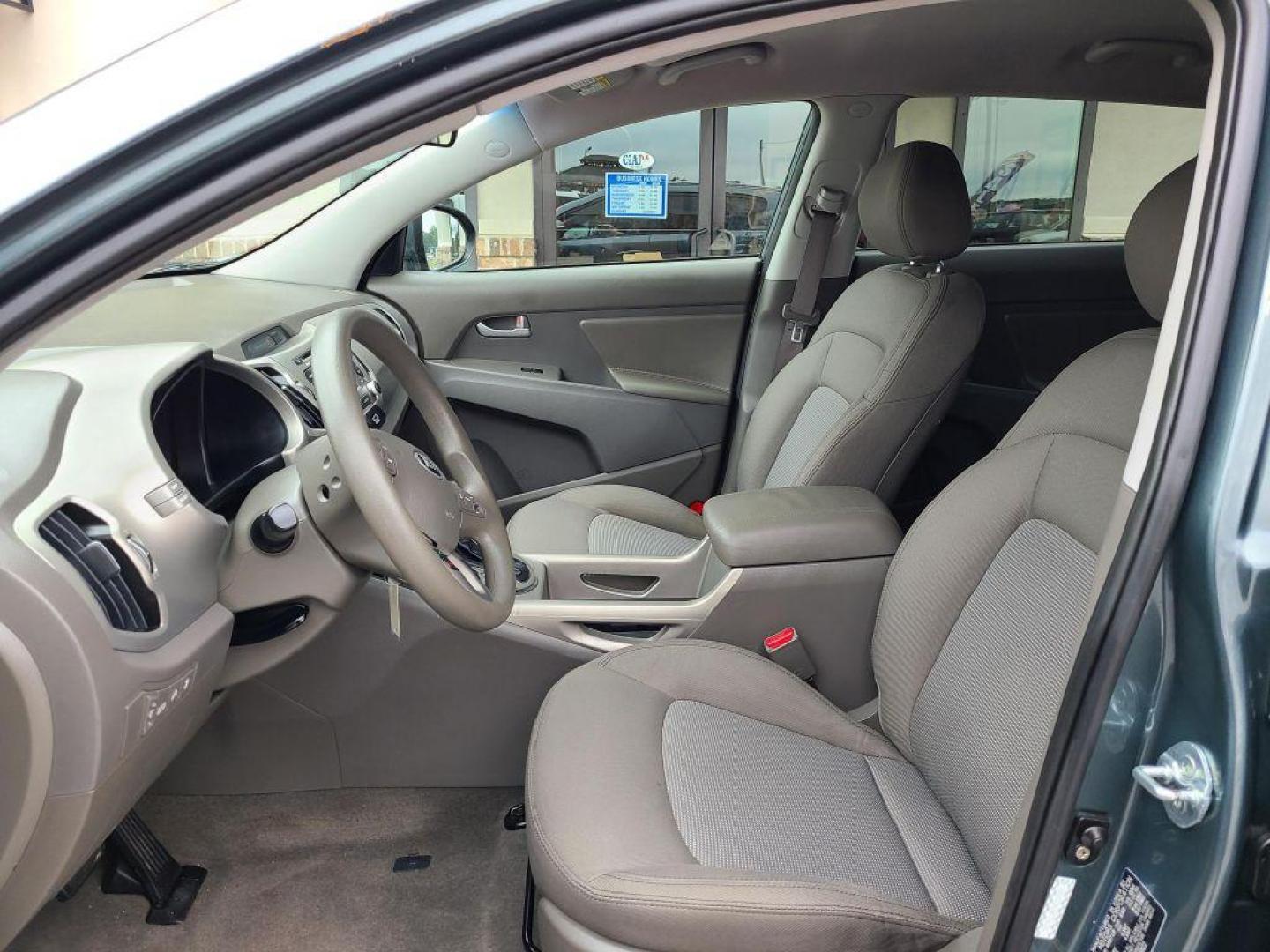 2015 BLUE KIA SPORTAGE LX (KNDPB3AC4F7) with an 2.4L engine, Automatic transmission, located at 13640 E Wade Hampton Blvd, Greer, SC, 29651, (864) 848-4040, 34.950825, -82.197464 - Photo#9