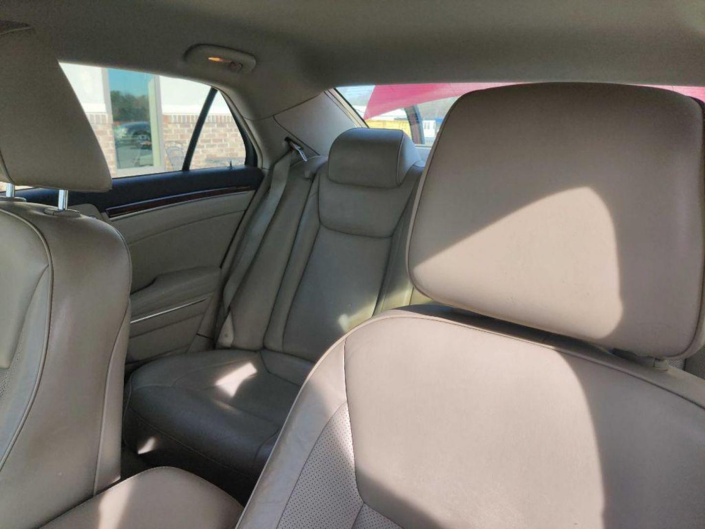 2011 RED CHRYSLER 300C (2C3CA6CT1BH) with an 5.7L engine, Automatic transmission, located at 13640 E Wade Hampton Blvd, Greer, SC, 29651, (864) 848-4040, 34.950825, -82.197464 - Photo#8