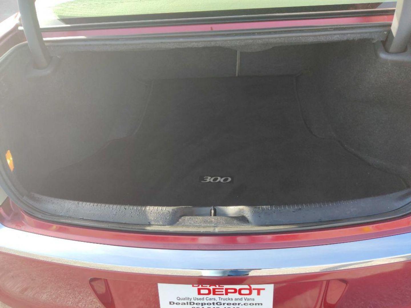 2011 RED CHRYSLER 300C (2C3CA6CT1BH) with an 5.7L engine, Automatic transmission, located at 13640 E Wade Hampton Blvd, Greer, SC, 29651, (864) 848-4040, 34.950825, -82.197464 - Photo#10