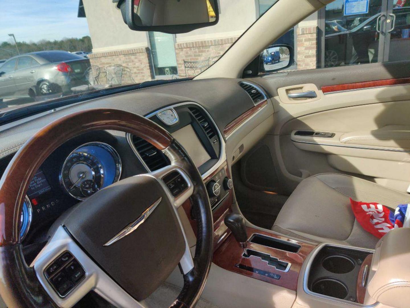 2011 RED CHRYSLER 300C (2C3CA6CT1BH) with an 5.7L engine, Automatic transmission, located at 13640 E Wade Hampton Blvd, Greer, SC, 29651, (864) 848-4040, 34.950825, -82.197464 - Photo#6