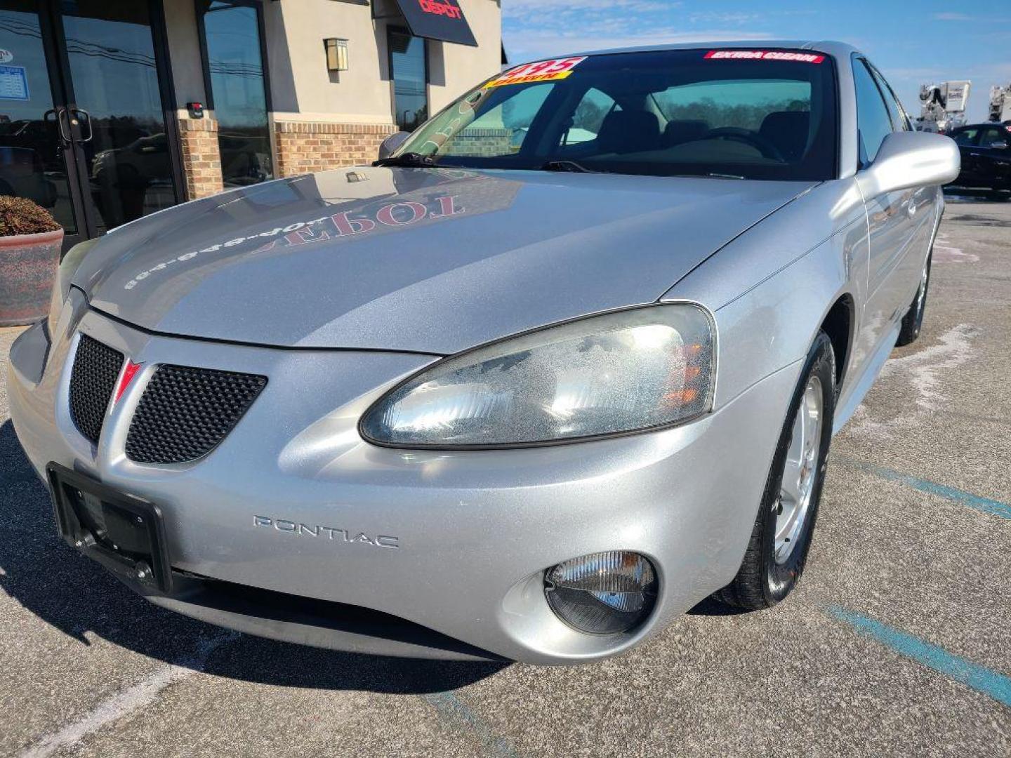 2004 SILVER PONTIAC GRAND PRIX GT (2G2WP522941) with an 3.8L engine, Automatic transmission, located at 13640 E Wade Hampton Blvd, Greer, SC, 29651, (864) 848-4040, 34.950825, -82.197464 - Photo#1
