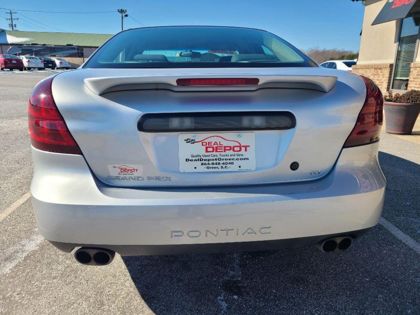 2004 SILVER PONTIAC GRAND PRIX GT (2G2WP522941) with an 3.8L engine, Automatic transmission, located at 13640 E Wade Hampton Blvd, Greer, SC, 29651, (864) 848-4040, 34.950825, -82.197464 - Photo#5