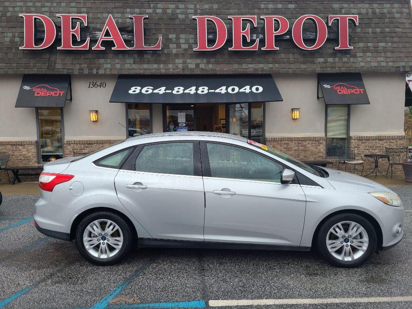 2012 SILVER FORD FOCUS SEL (1FAHP3H28CL) with an 2.0L engine, Automatic transmission, located at 13640 E Wade Hampton Blvd, Greer, SC, 29651, (864) 848-4040, 34.950825, -82.197464 - Photo#12