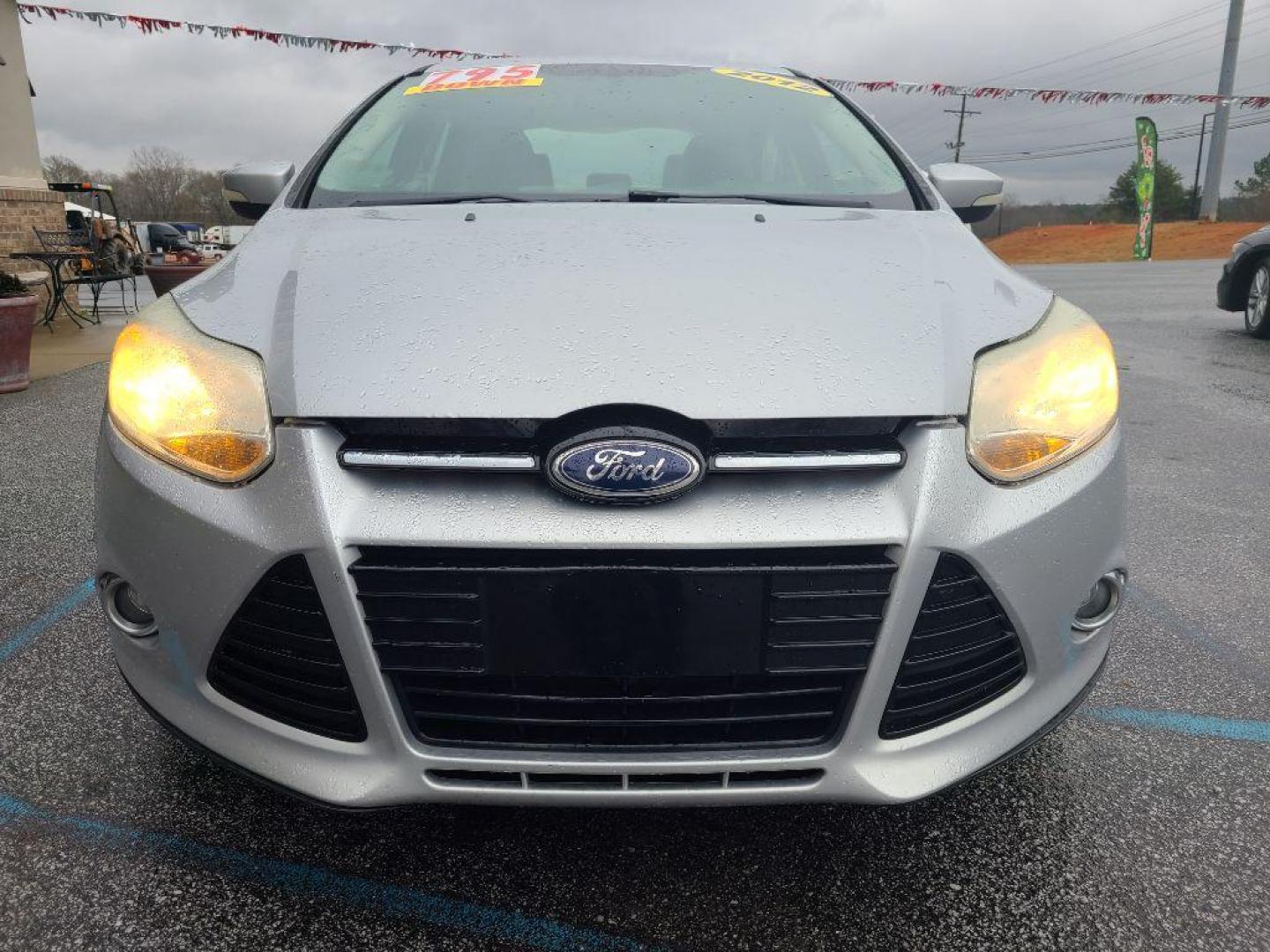 2012 SILVER FORD FOCUS SEL (1FAHP3H28CL) with an 2.0L engine, Automatic transmission, located at 13640 E Wade Hampton Blvd, Greer, SC, 29651, (864) 848-4040, 34.950825, -82.197464 - Photo#2