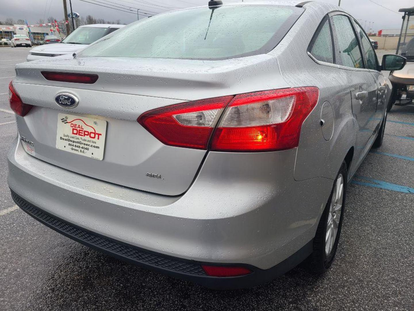 2012 SILVER FORD FOCUS SEL (1FAHP3H28CL) with an 2.0L engine, Automatic transmission, located at 13640 E Wade Hampton Blvd, Greer, SC, 29651, (864) 848-4040, 34.950825, -82.197464 - Photo#6