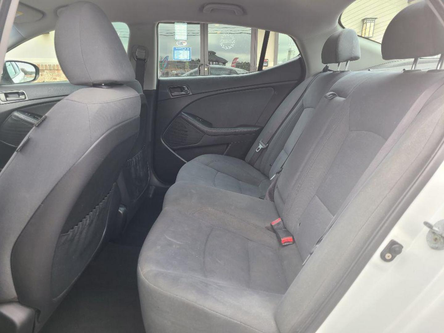 2015 WHITE KIA OPTIMA LX (KNAGM4A77F5) with an 2.4L engine, Automatic transmission, located at 13640 E Wade Hampton Blvd, Greer, SC, 29651, (864) 848-4040, 34.950825, -82.197464 - Photo#10