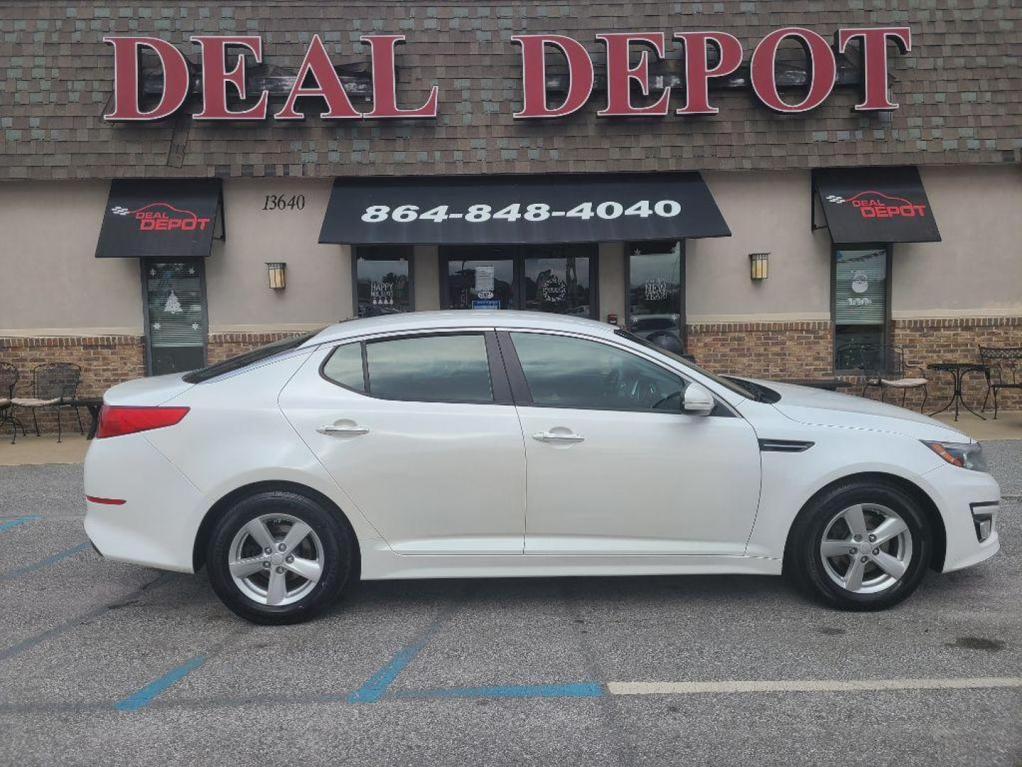 2015 WHITE KIA OPTIMA LX (KNAGM4A77F5) with an 2.4L engine, Automatic transmission, located at 13640 E Wade Hampton Blvd, Greer, SC, 29651, (864) 848-4040, 34.950825, -82.197464 - Photo#12