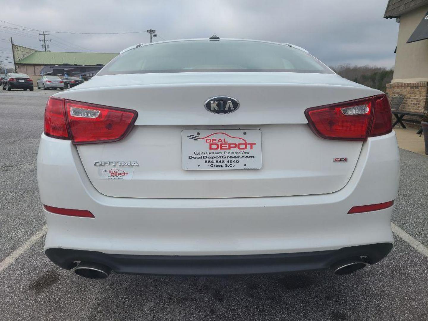 2015 WHITE KIA OPTIMA LX (KNAGM4A77F5) with an 2.4L engine, Automatic transmission, located at 13640 E Wade Hampton Blvd, Greer, SC, 29651, (864) 848-4040, 34.950825, -82.197464 - Photo#5