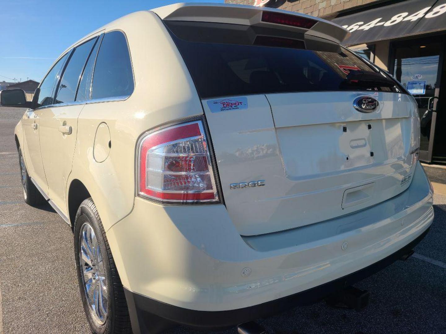 2008 WHITE FORD EDGE LIMITED (2FMDK49C68B) with an 3.5L engine, Automatic transmission, located at 13640 E Wade Hampton Blvd, Greer, SC, 29651, (864) 848-4040, 34.950825, -82.197464 - Photo#4