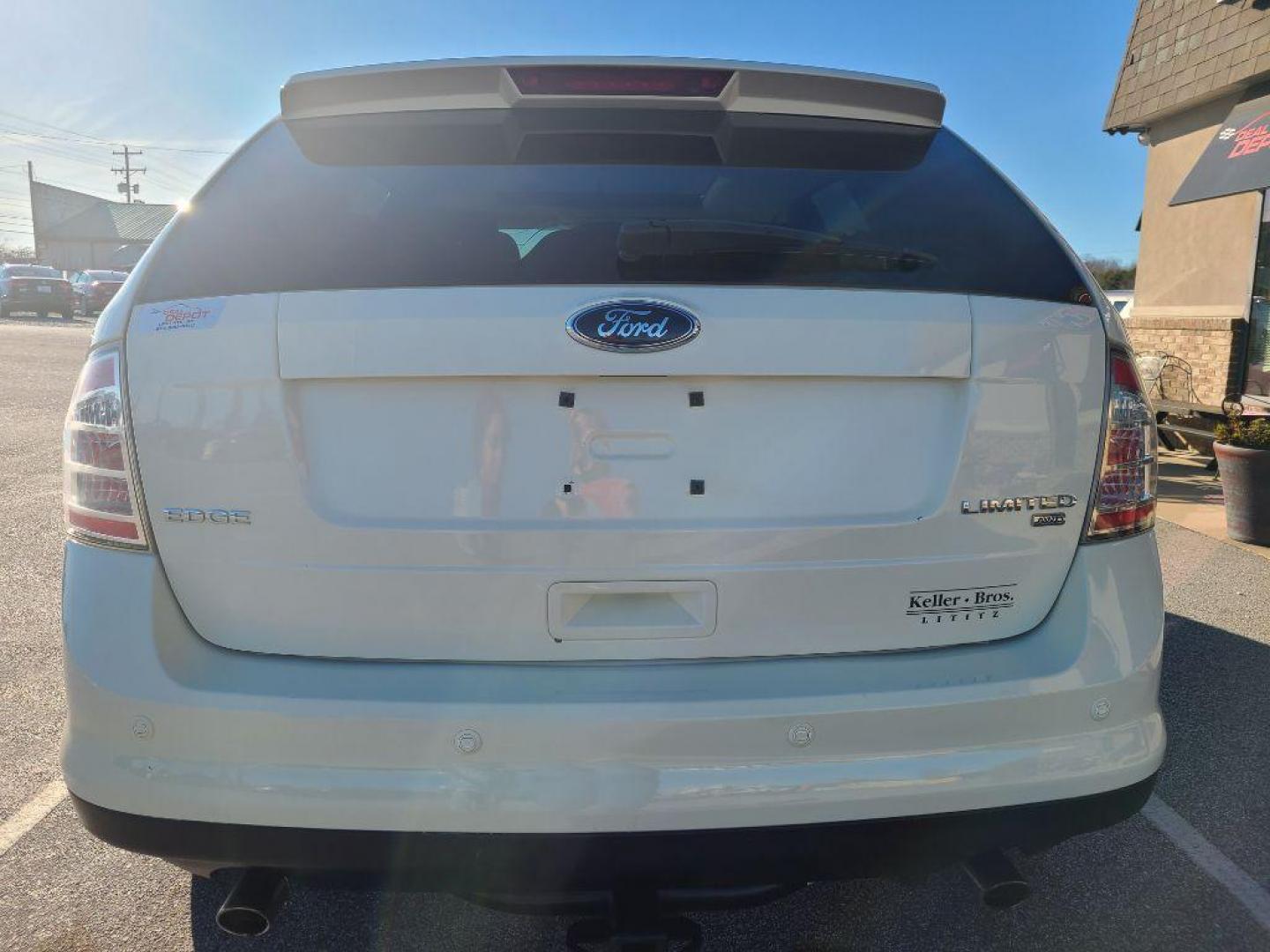 2008 WHITE FORD EDGE LIMITED (2FMDK49C68B) with an 3.5L engine, Automatic transmission, located at 13640 E Wade Hampton Blvd, Greer, SC, 29651, (864) 848-4040, 34.950825, -82.197464 - Photo#5