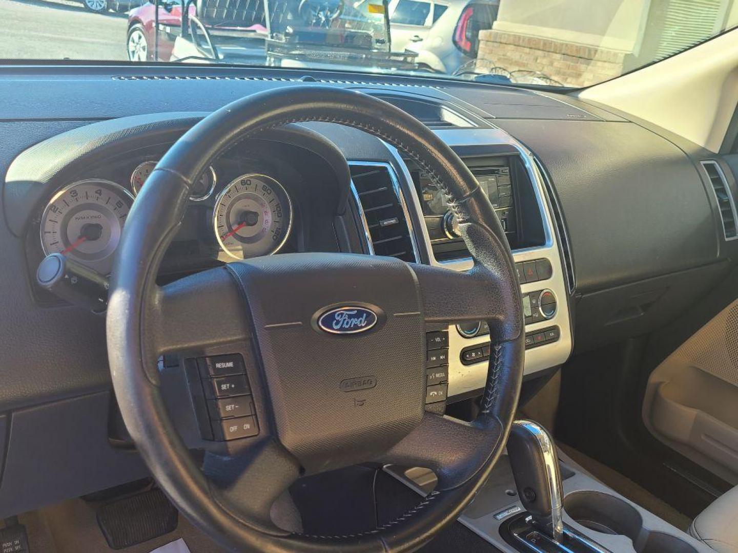 2008 WHITE FORD EDGE LIMITED (2FMDK49C68B) with an 3.5L engine, Automatic transmission, located at 13640 E Wade Hampton Blvd, Greer, SC, 29651, (864) 848-4040, 34.950825, -82.197464 - Photo#8