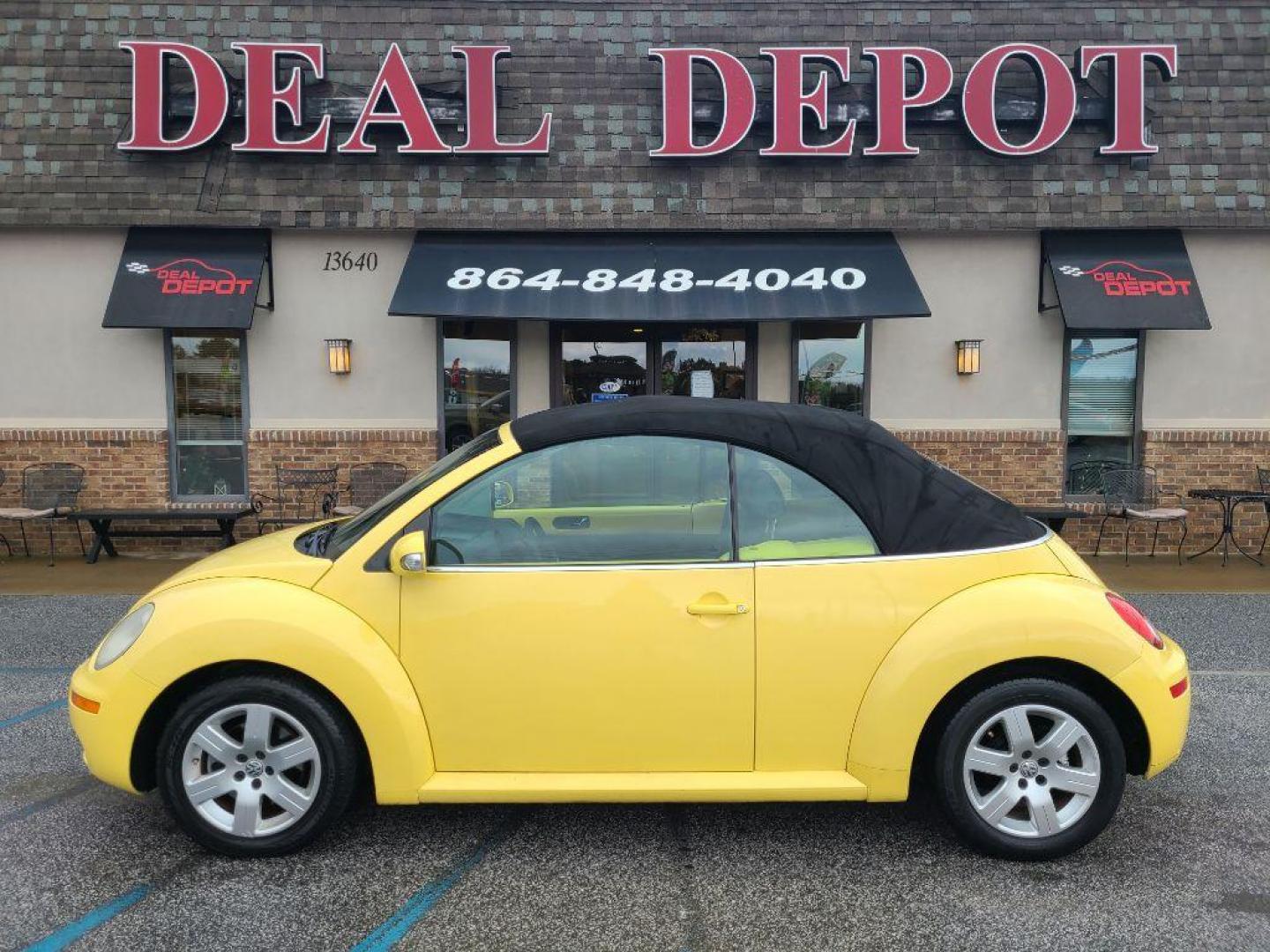 2007 YELLOW VOLKSWAGEN NEW BEETLE CONVERTIBLE OPTION PACKAGE 1 (3VWRG31Y47M) with an 2.5L engine, Automatic transmission, located at 13640 E Wade Hampton Blvd, Greer, SC, 29651, (864) 848-4040, 34.950825, -82.197464 - Photo#0
