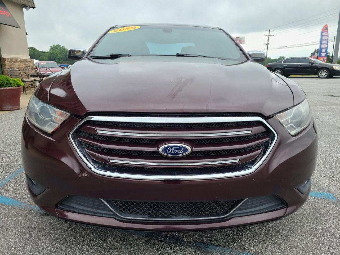 2015 BURG FORD TAURUS LIMITED (1FAHP2F86FG) with an 3.5L engine, Automatic transmission, located at 13640 E Wade Hampton Blvd, Greer, SC, 29651, (864) 848-4040, 34.950825, -82.197464 - Photo#2