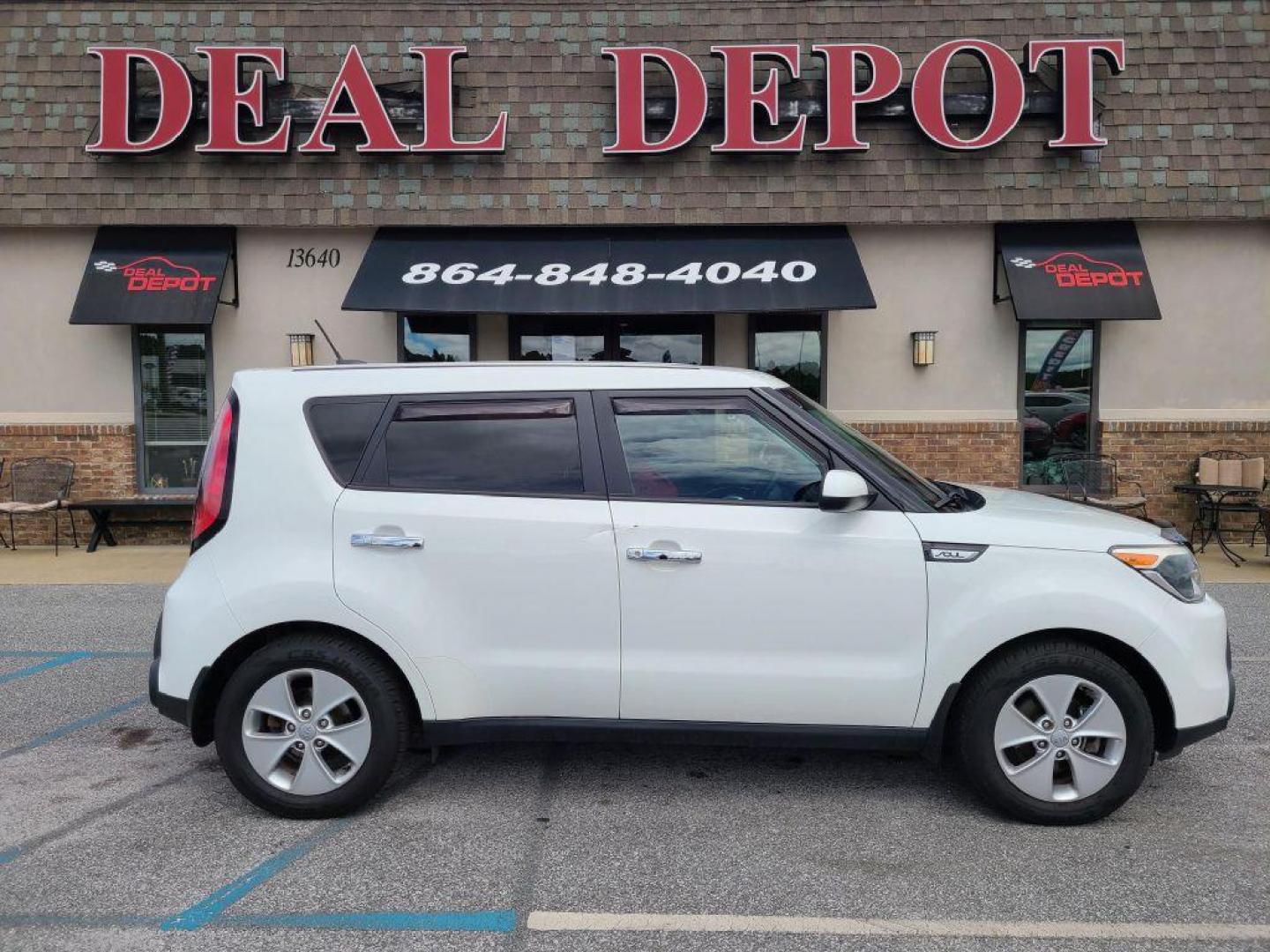 2016 WHITE KIA SOUL (KNDJN2A26G7) with an 1.6L engine, 6-Speed Manual transmission, located at 13640 E Wade Hampton Blvd, Greer, SC, 29651, (864) 848-4040, 34.950825, -82.197464 - Photo#13