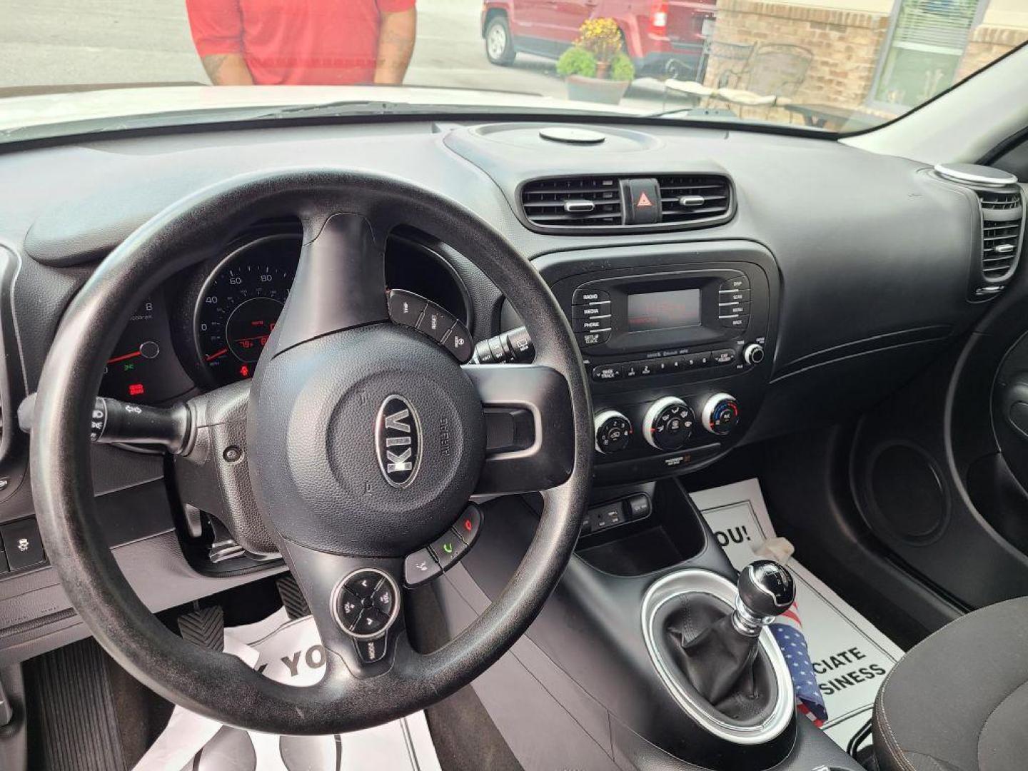 2016 WHITE KIA SOUL (KNDJN2A26G7) with an 1.6L engine, 6-Speed Manual transmission, located at 13640 E Wade Hampton Blvd, Greer, SC, 29651, (864) 848-4040, 34.950825, -82.197464 - Photo#8