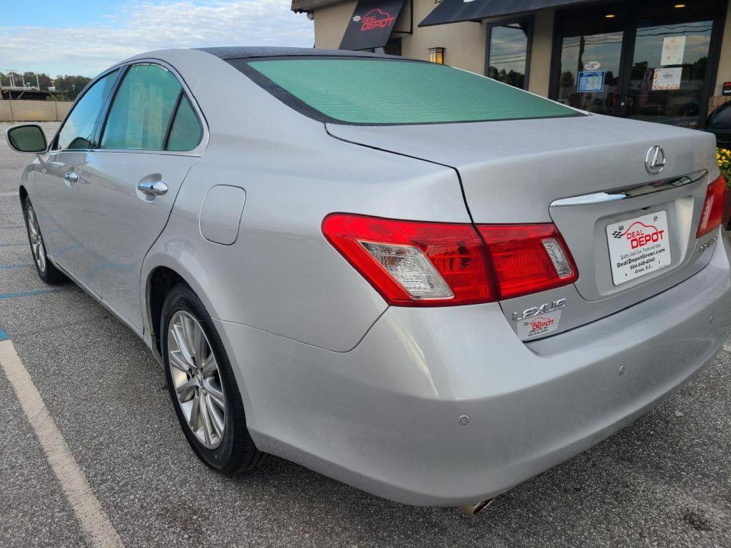 2007 SILVER LEXUS ES350 BASE (JTHBJ46G572) with an 3.5L engine, Automatic transmission, located at 13640 E Wade Hampton Blvd, Greer, SC, 29651, (864) 848-4040, 34.950825, -82.197464 - Photo#4