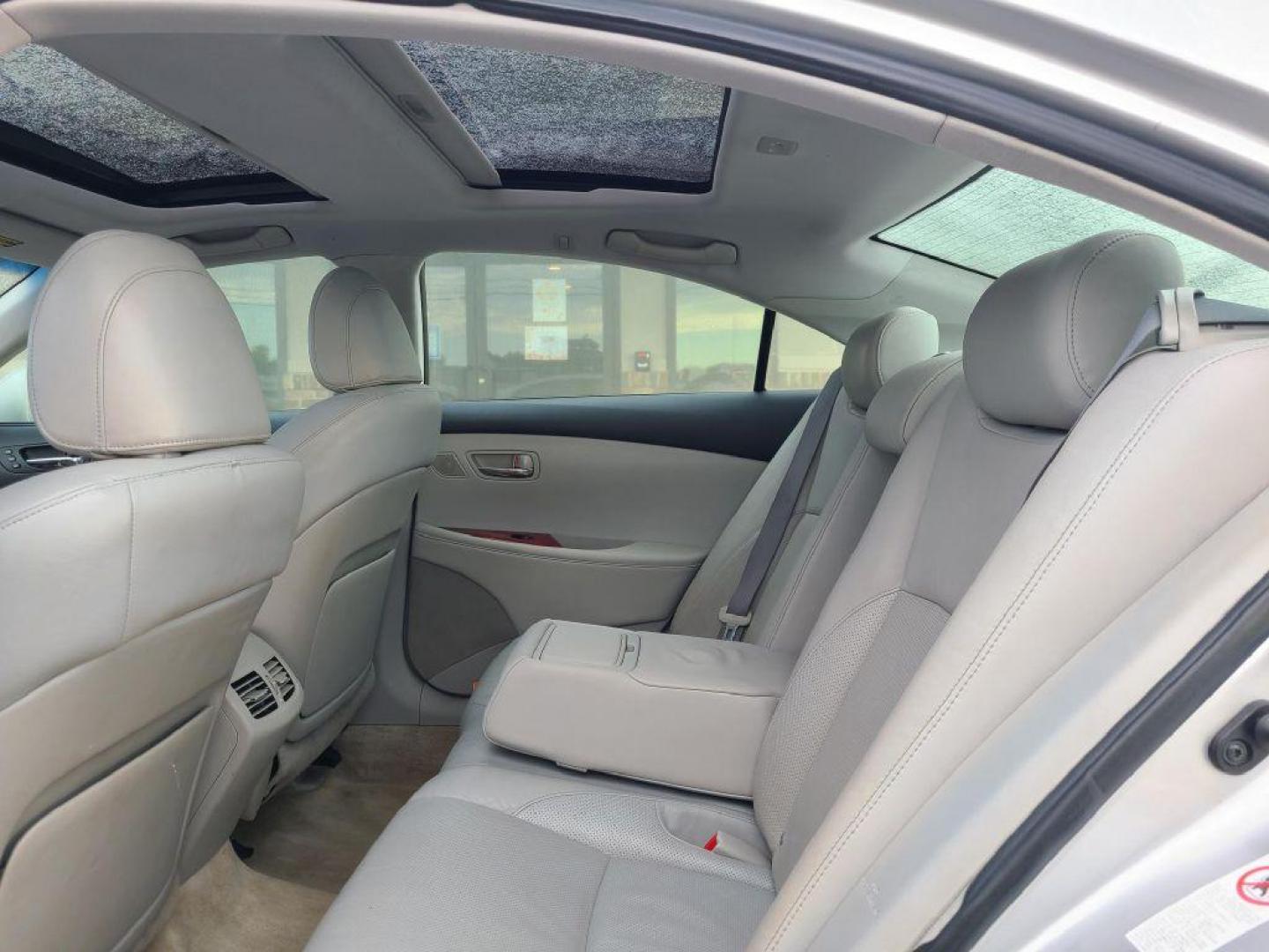 2007 SILVER LEXUS ES350 BASE (JTHBJ46G572) with an 3.5L engine, Automatic transmission, located at 13640 E Wade Hampton Blvd, Greer, SC, 29651, (864) 848-4040, 34.950825, -82.197464 - Photo#10