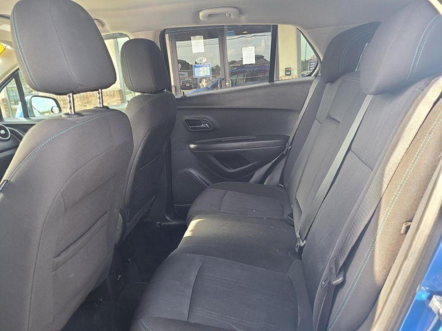 2015 BLUE CHEVROLET TRAX 1LT (KL7CJLSB2FB) with an 1.4L engine, Automatic transmission, located at 13640 E Wade Hampton Blvd, Greer, SC, 29651, (864) 848-4040, 34.950825, -82.197464 - Photo#10