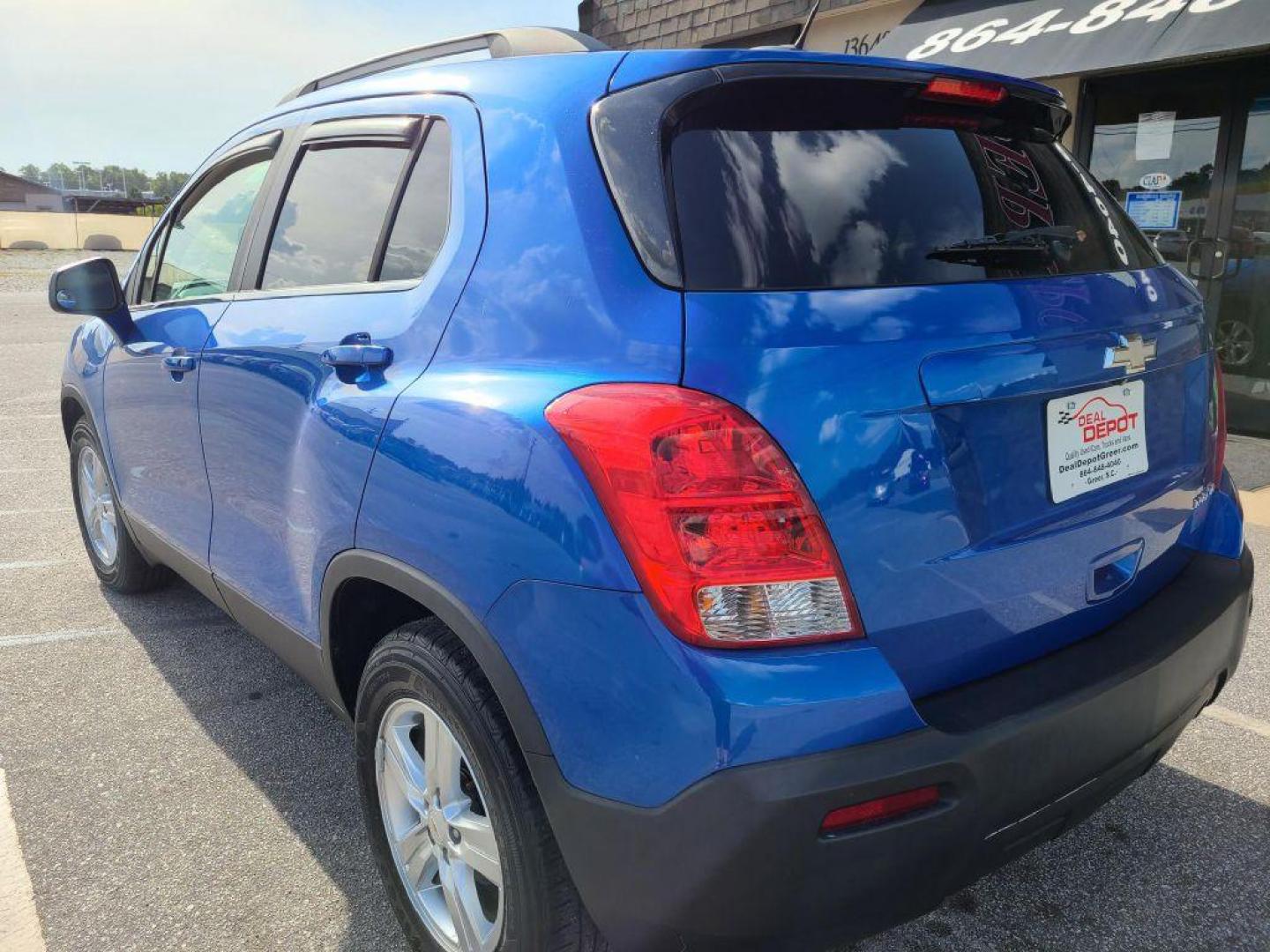 2015 BLUE CHEVROLET TRAX 1LT (KL7CJLSB2FB) with an 1.4L engine, Automatic transmission, located at 13640 E Wade Hampton Blvd, Greer, SC, 29651, (864) 848-4040, 34.950825, -82.197464 - Photo#4