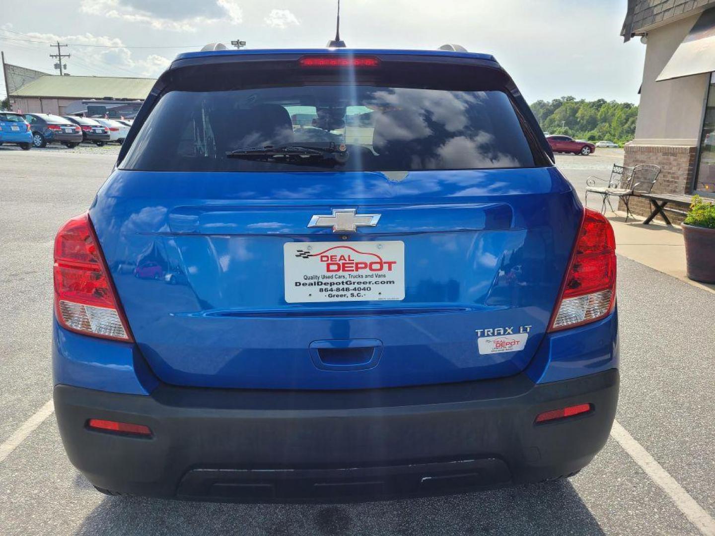 2015 BLUE CHEVROLET TRAX 1LT (KL7CJLSB2FB) with an 1.4L engine, Automatic transmission, located at 13640 E Wade Hampton Blvd, Greer, SC, 29651, (864) 848-4040, 34.950825, -82.197464 - Photo#5