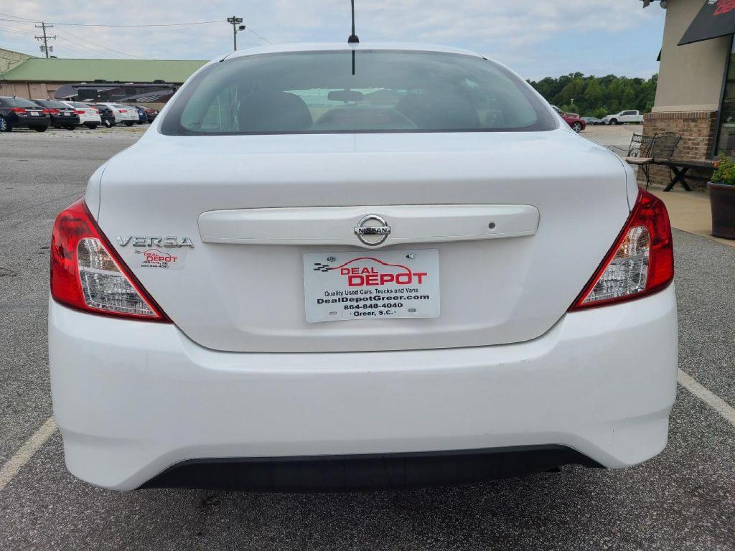 2017 WHITE NISSAN VERSA S (3N1CN7AP7HL) with an 1.6L engine, Continuously Variable transmission, located at 13640 E Wade Hampton Blvd, Greer, SC, 29651, (864) 848-4040, 34.950825, -82.197464 - Photo#5