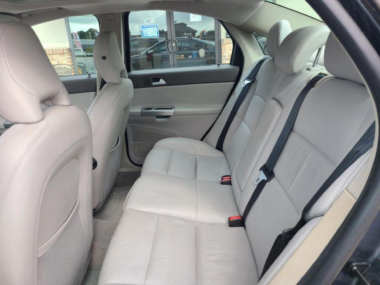 2008 GRAY VOLVO S40 T5 (YV1MH672882) with an 2.5L engine, Automatic transmission, located at 13640 E Wade Hampton Blvd, Greer, SC, 29651, (864) 848-4040, 34.950825, -82.197464 - Photo#10