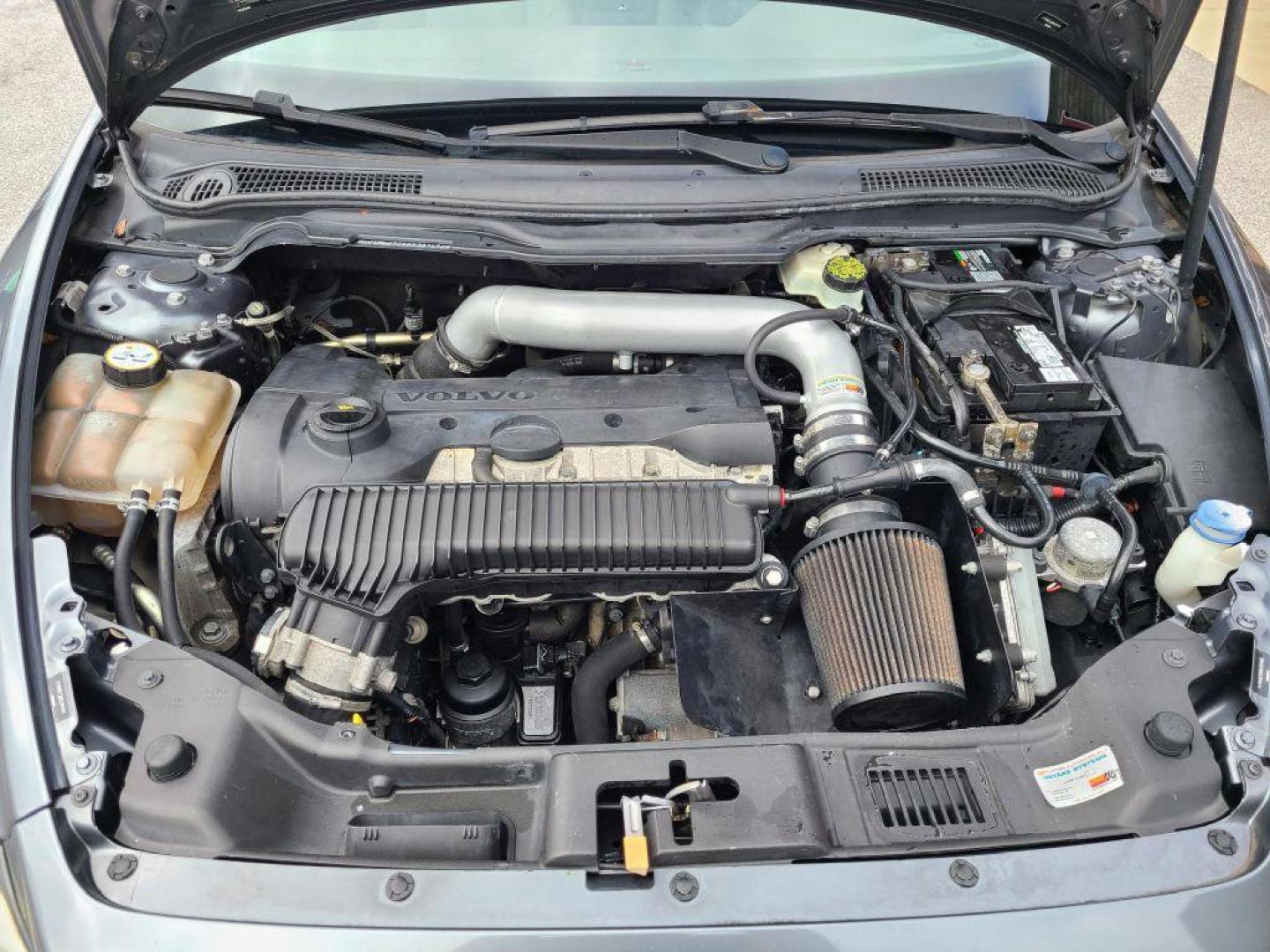 2008 GRAY VOLVO S40 T5 (YV1MH672882) with an 2.5L engine, Automatic transmission, located at 13640 E Wade Hampton Blvd, Greer, SC, 29651, (864) 848-4040, 34.950825, -82.197464 - Photo#11