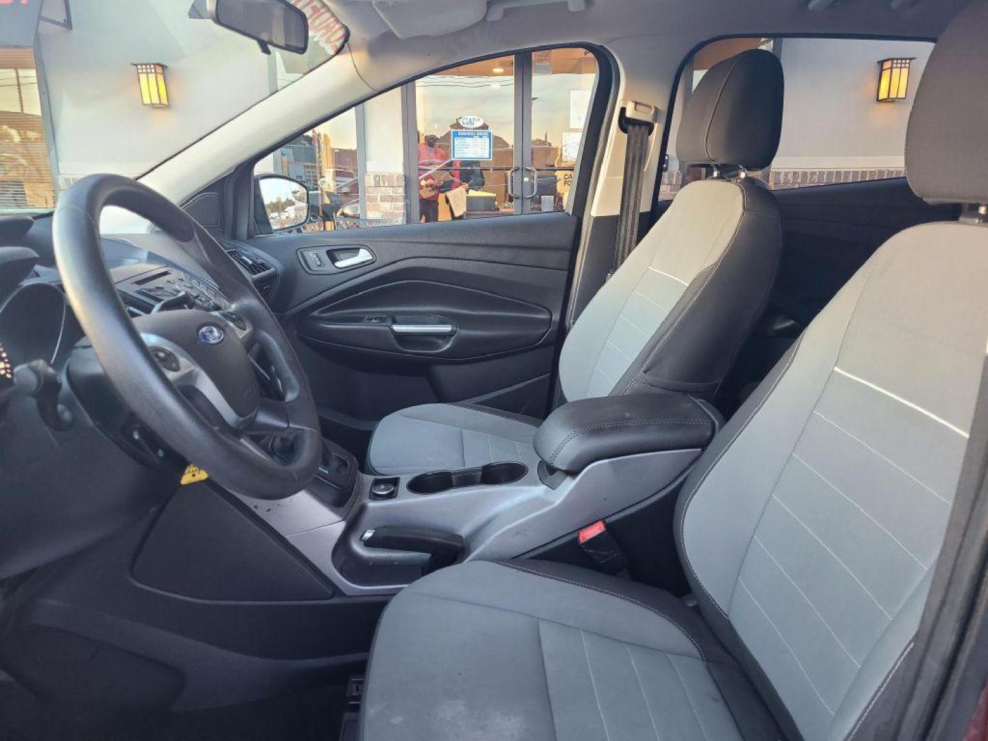 2014 OR/RED FORD ESCAPE SE (1FMCU0GX4EU) with an 1.6L engine, Automatic transmission, located at 13640 E Wade Hampton Blvd, Greer, SC, 29651, (864) 848-4040, 34.950825, -82.197464 - Photo#9