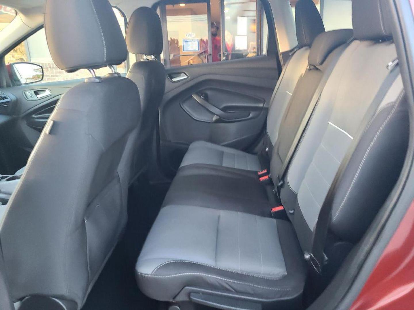 2014 OR/RED FORD ESCAPE SE (1FMCU0GX4EU) with an 1.6L engine, Automatic transmission, located at 13640 E Wade Hampton Blvd, Greer, SC, 29651, (864) 848-4040, 34.950825, -82.197464 - Photo#10