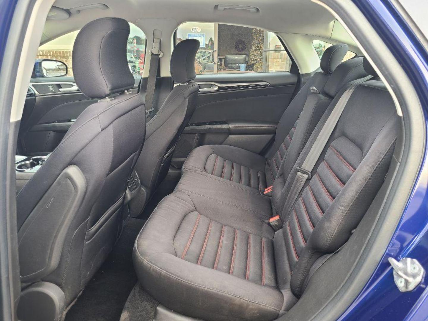 2015 BLUE FORD FUSION SE (3FA6P0H95FR) with an 2.0L engine, Automatic transmission, located at 13640 E Wade Hampton Blvd, Greer, SC, 29651, (864) 848-4040, 34.950825, -82.197464 - Photo#10