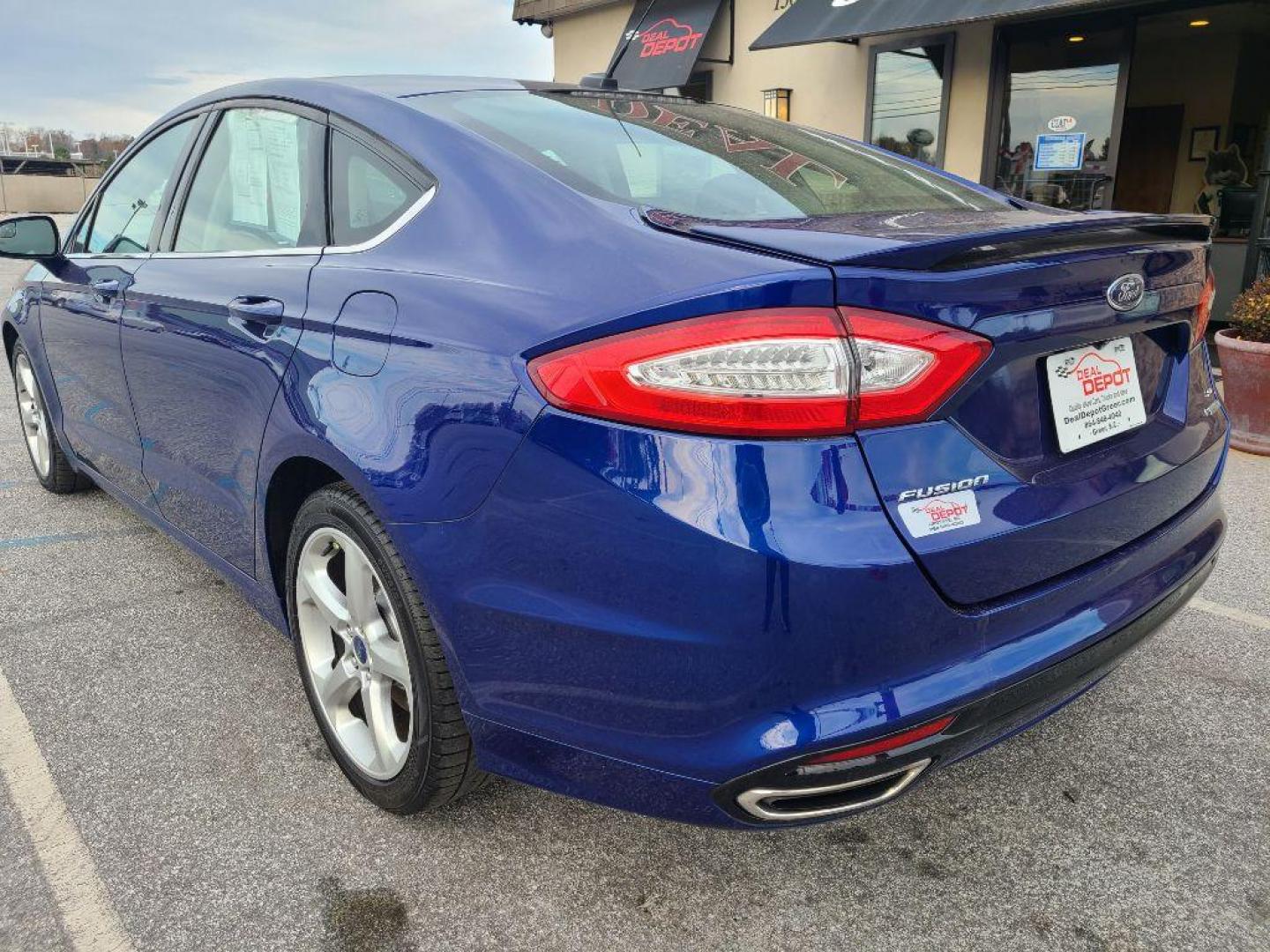 2015 BLUE FORD FUSION SE (3FA6P0H95FR) with an 2.0L engine, Automatic transmission, located at 13640 E Wade Hampton Blvd, Greer, SC, 29651, (864) 848-4040, 34.950825, -82.197464 - Photo#4