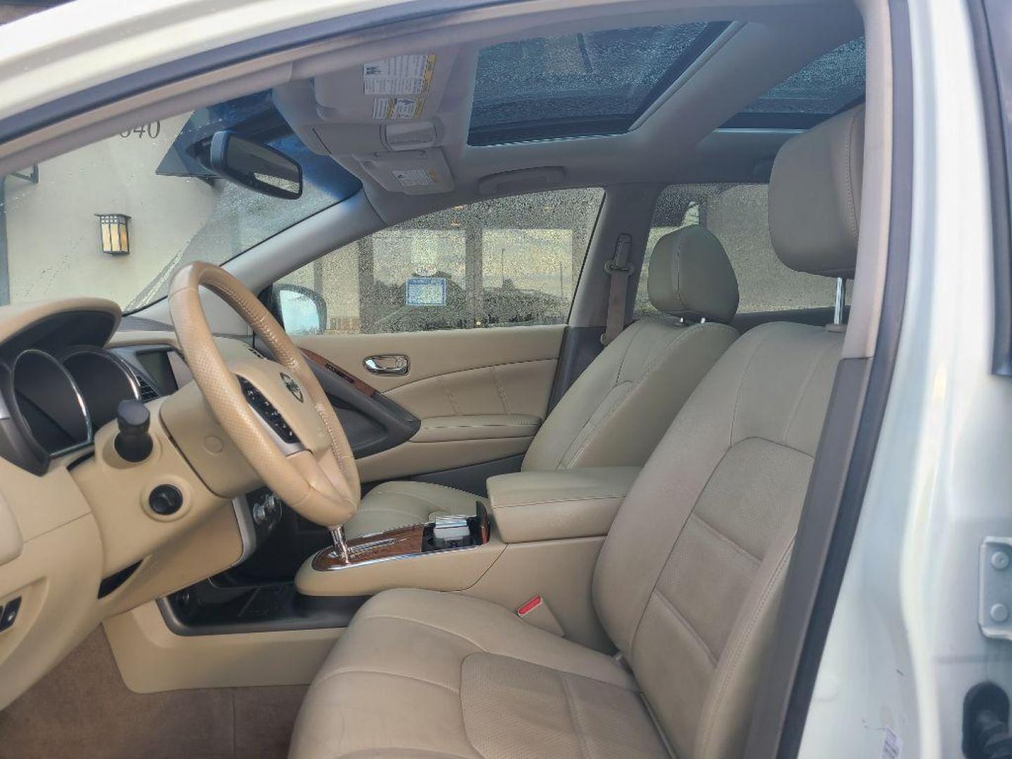 2014 WHITE NISSAN MURANO PLATINUM EDITION (JN8AZ1MW1EW) with an 3.5L engine, Continuously Variable transmission, located at 13640 E Wade Hampton Blvd, Greer, SC, 29651, (864) 848-4040, 34.950825, -82.197464 - Photo#10