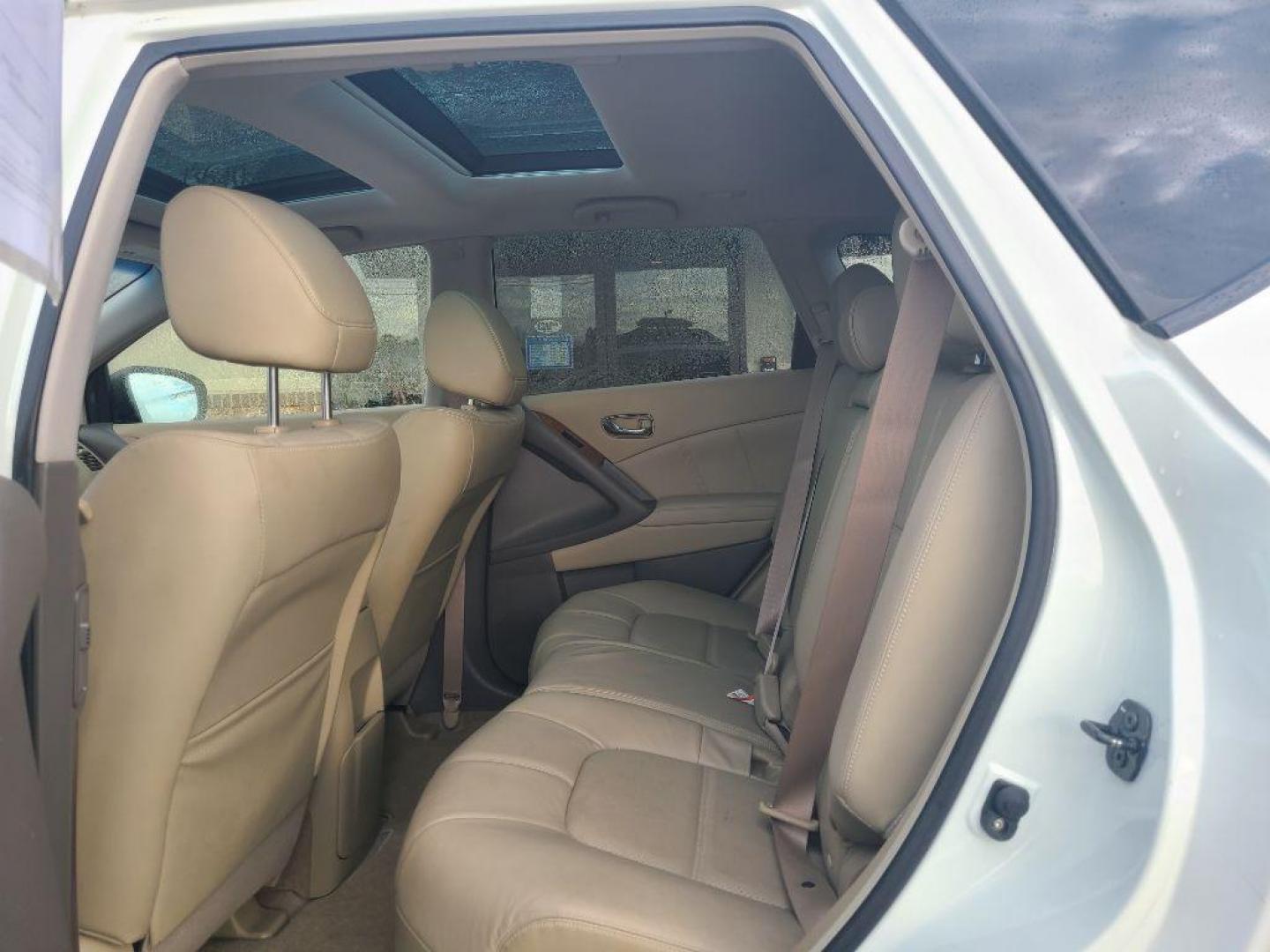 2014 WHITE NISSAN MURANO PLATINUM EDITION (JN8AZ1MW1EW) with an 3.5L engine, Continuously Variable transmission, located at 13640 E Wade Hampton Blvd, Greer, SC, 29651, (864) 848-4040, 34.950825, -82.197464 - Photo#11