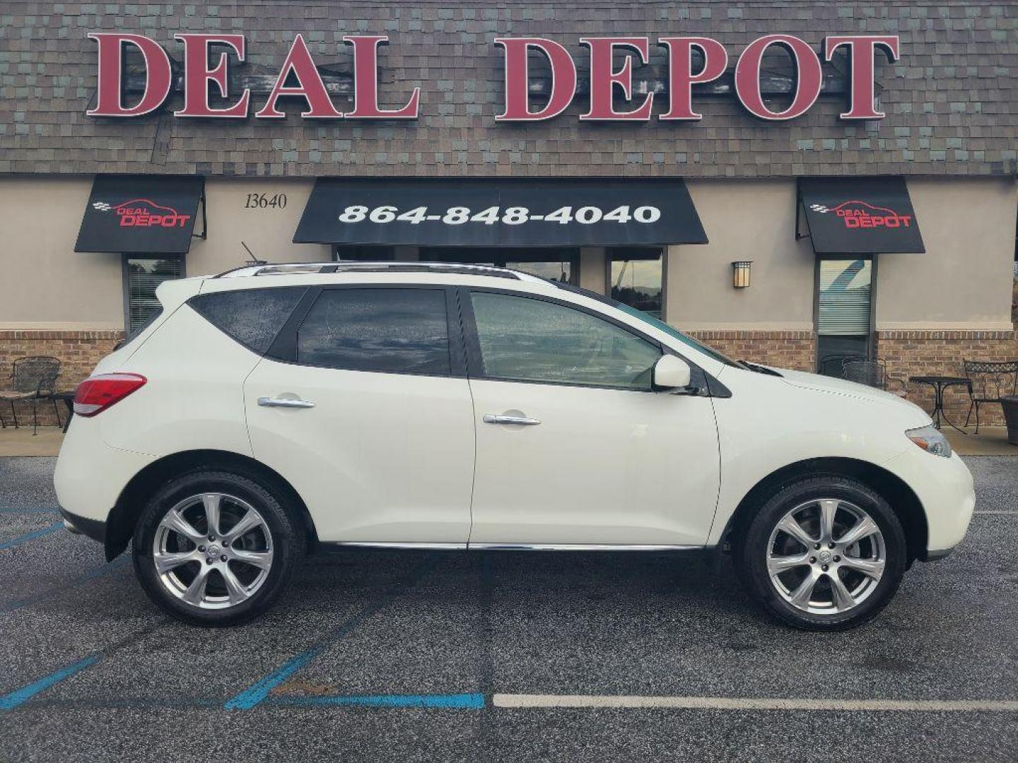 2014 WHITE NISSAN MURANO PLATINUM EDITION (JN8AZ1MW1EW) with an 3.5L engine, Continuously Variable transmission, located at 13640 E Wade Hampton Blvd, Greer, SC, 29651, (864) 848-4040, 34.950825, -82.197464 - Photo#14