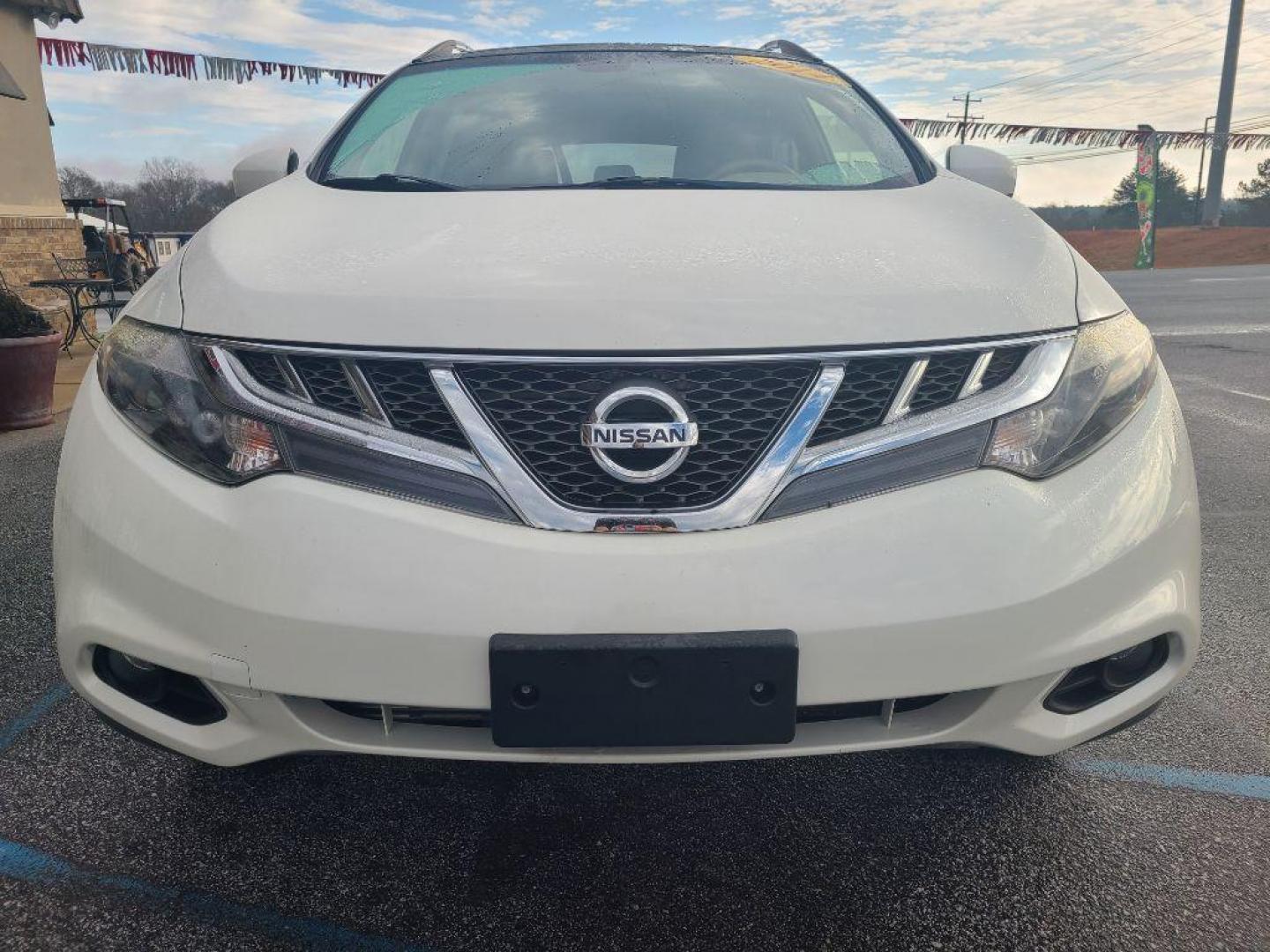 2014 WHITE NISSAN MURANO PLATINUM EDITION (JN8AZ1MW1EW) with an 3.5L engine, Continuously Variable transmission, located at 13640 E Wade Hampton Blvd, Greer, SC, 29651, (864) 848-4040, 34.950825, -82.197464 - Photo#2