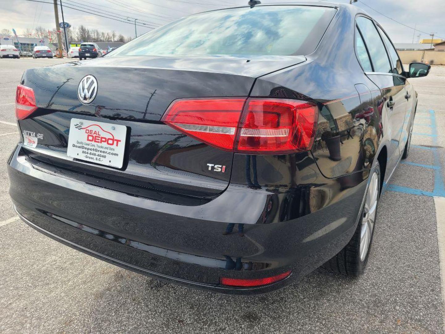2015 BLACK VOLKSWAGEN JETTA SE PZEV (3VWD17AJ7FM) with an 1.8L engine, Automatic transmission, located at 13640 E Wade Hampton Blvd, Greer, SC, 29651, (864) 848-4040, 34.950825, -82.197464 - Photo#6