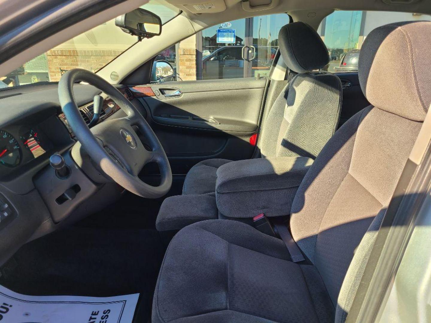 2010 SILVER CHEVROLET IMPALA LS (2G1WA5EK8A1) with an 3.5L engine, Automatic transmission, located at 13640 E Wade Hampton Blvd, Greer, SC, 29651, (864) 848-4040, 34.950825, -82.197464 - Photo#9