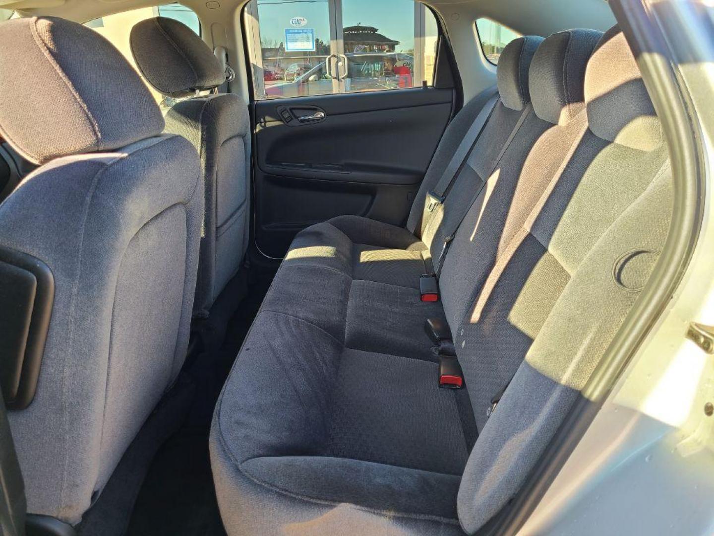 2010 SILVER CHEVROLET IMPALA LS (2G1WA5EK8A1) with an 3.5L engine, Automatic transmission, located at 13640 E Wade Hampton Blvd, Greer, SC, 29651, (864) 848-4040, 34.950825, -82.197464 - Photo#10