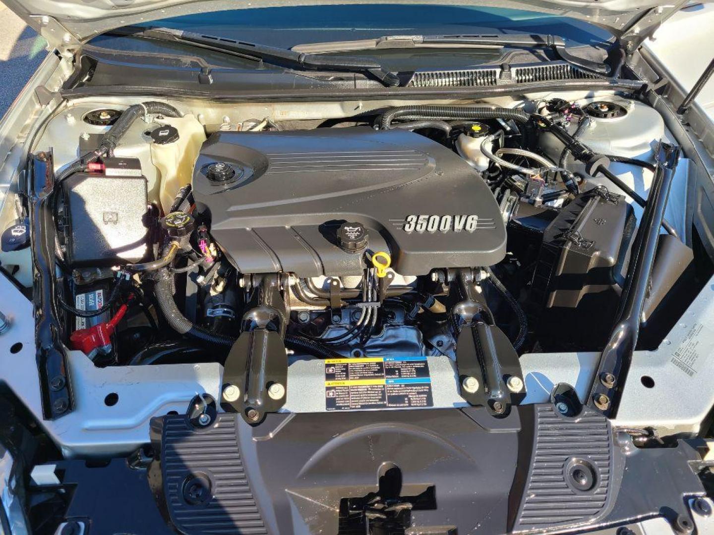 2010 SILVER CHEVROLET IMPALA LS (2G1WA5EK8A1) with an 3.5L engine, Automatic transmission, located at 13640 E Wade Hampton Blvd, Greer, SC, 29651, (864) 848-4040, 34.950825, -82.197464 - Photo#11