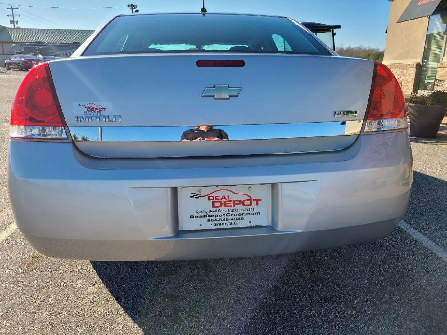 2010 SILVER CHEVROLET IMPALA LS (2G1WA5EK8A1) with an 3.5L engine, Automatic transmission, located at 13640 E Wade Hampton Blvd, Greer, SC, 29651, (864) 848-4040, 34.950825, -82.197464 - Photo#5
