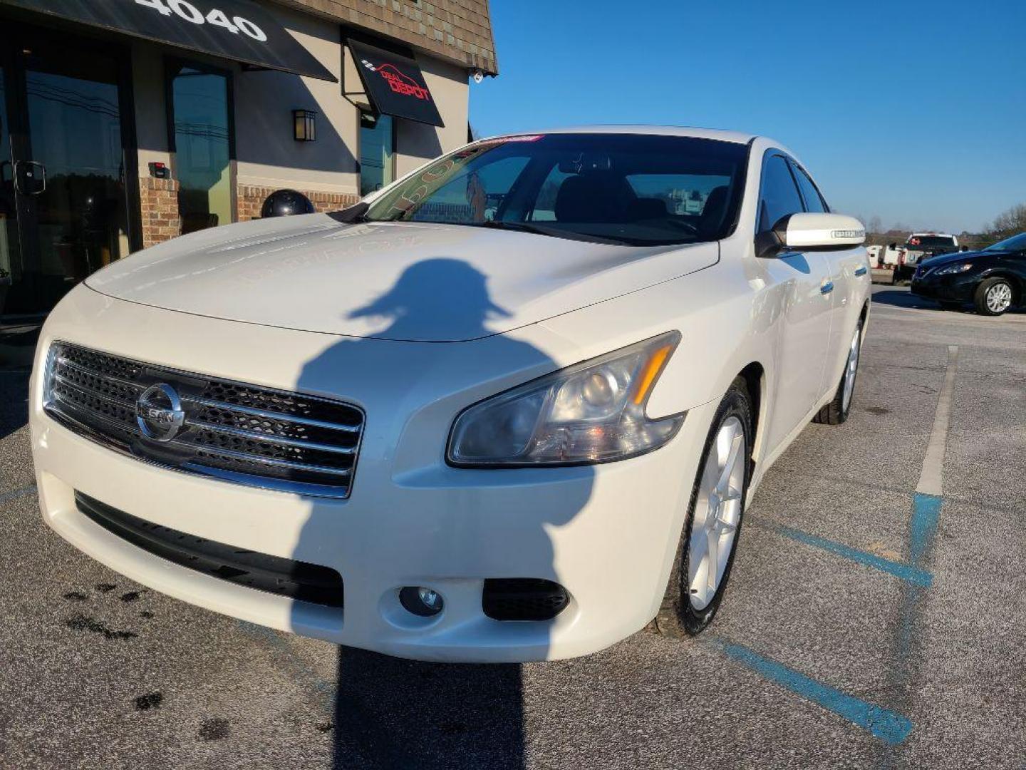 2011 WHITE NISSAN MAXIMA S (1N4AA5AP4BC) with an 3.5L engine, Automatic transmission, located at 13640 E Wade Hampton Blvd, Greer, SC, 29651, (864) 848-4040, 34.950825, -82.197464 - Photo#1