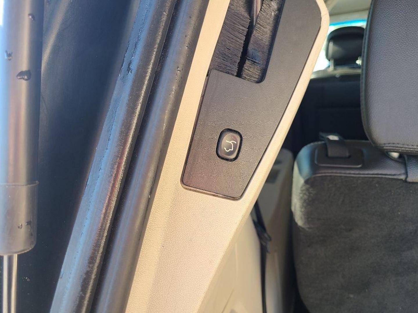 2013 BLACK CHRYSLER TOWN AND COUNTR TOURING (2C4RC1BG8DR) with an 3.6L engine, Automatic transmission, located at 13640 E Wade Hampton Blvd, Greer, SC, 29651, (864) 848-4040, 34.950825, -82.197464 - Photo#8