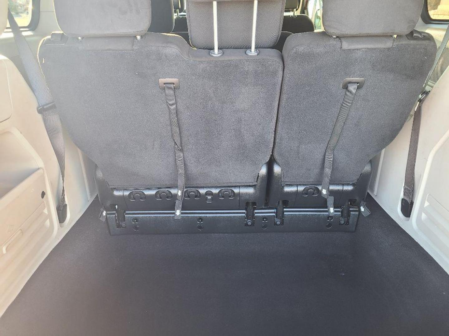 2017 RED DODGE GRAND CARAVAN SE (2C4RDGBG8HR) with an 3.6L engine, Automatic transmission, located at 13640 E Wade Hampton Blvd, Greer, SC, 29651, (864) 848-4040, 34.950825, -82.197464 - Photo#7