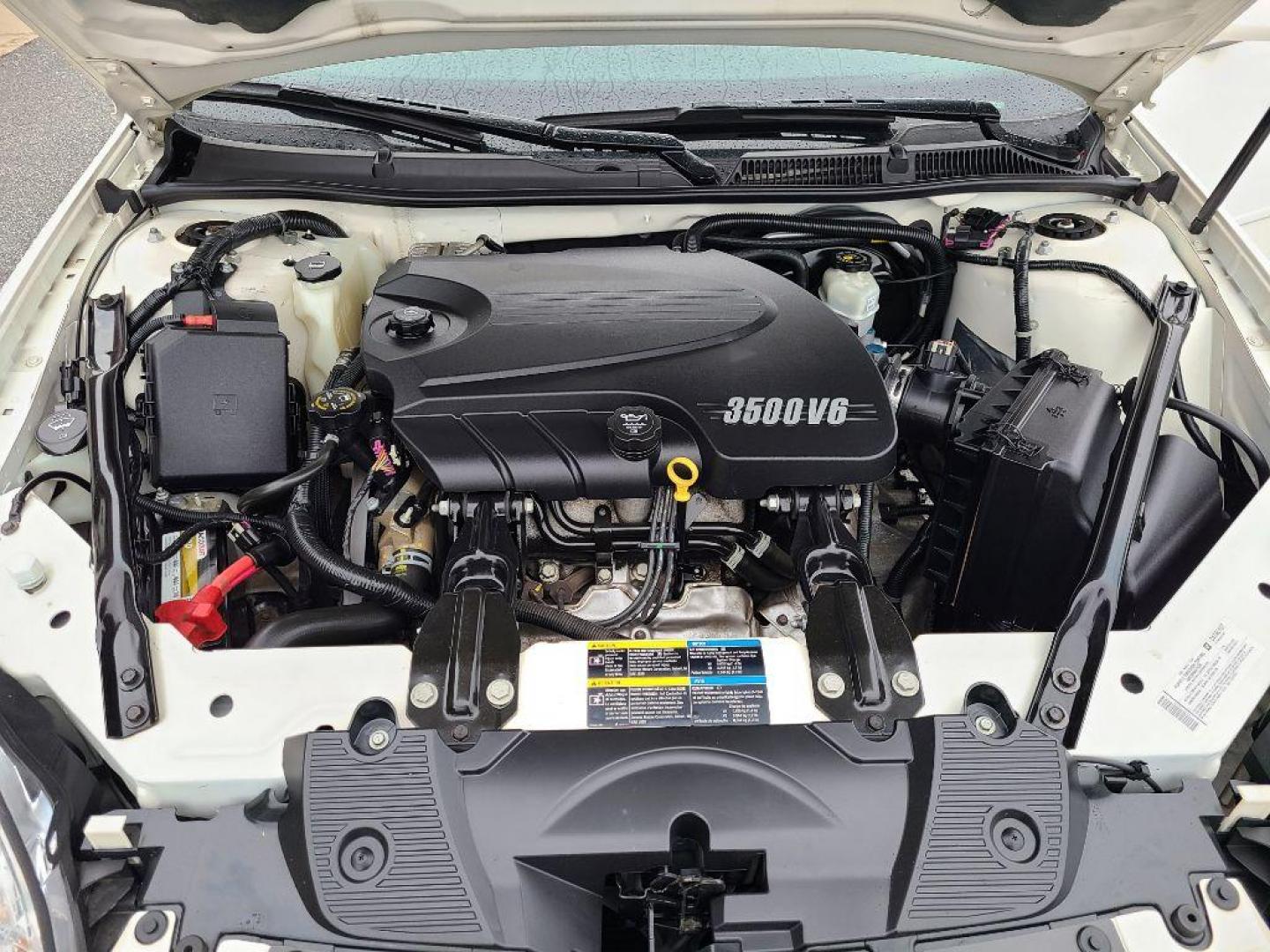 2008 WHITE CHEVROLET IMPALA LS (2G1WB58K689) with an 3.5L engine, Automatic transmission, located at 13640 E Wade Hampton Blvd, Greer, SC, 29651, (864) 848-4040, 34.950825, -82.197464 - Photo#11