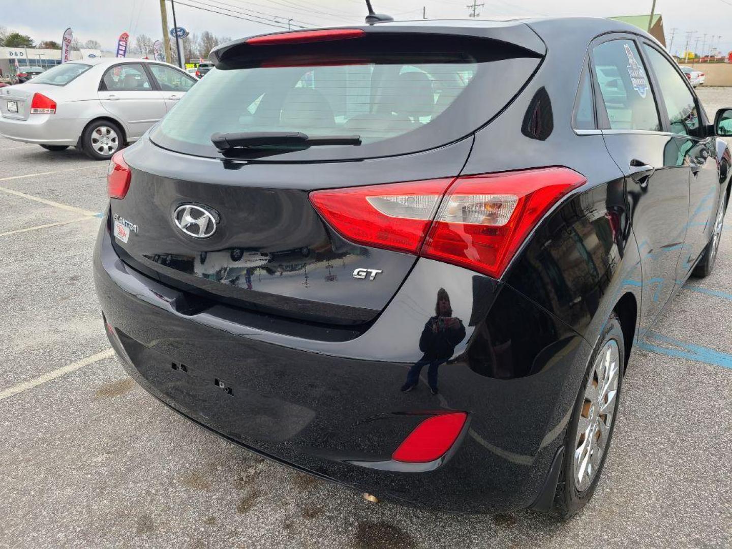 2016 BLACK HYUNDAI ELANTRA GT BASE (KMHD35LH2GU) with an 2.0L engine, 6-Speed Manual transmission, located at 13640 E Wade Hampton Blvd, Greer, SC, 29651, (864) 848-4040, 34.950825, -82.197464 - Photo#6