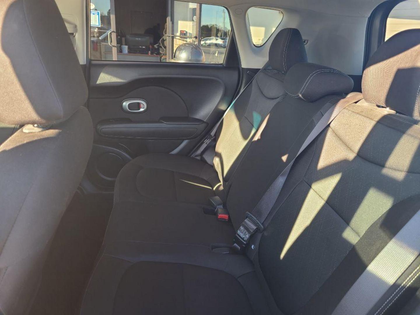 2016 GRAY KIA SOUL BASE (KNDJN2A2XG7) with an 1.6L engine, 6-Speed Manual transmission, located at 13640 E Wade Hampton Blvd, Greer, SC, 29651, (864) 848-4040, 34.950825, -82.197464 - Photo#10