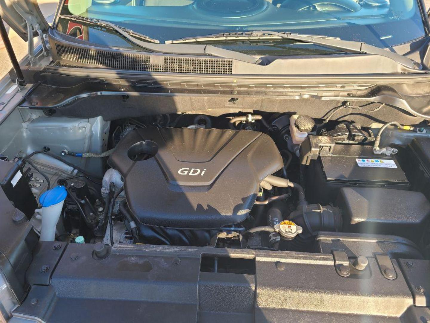 2016 GRAY KIA SOUL BASE (KNDJN2A2XG7) with an 1.6L engine, 6-Speed Manual transmission, located at 13640 E Wade Hampton Blvd, Greer, SC, 29651, (864) 848-4040, 34.950825, -82.197464 - Photo#12